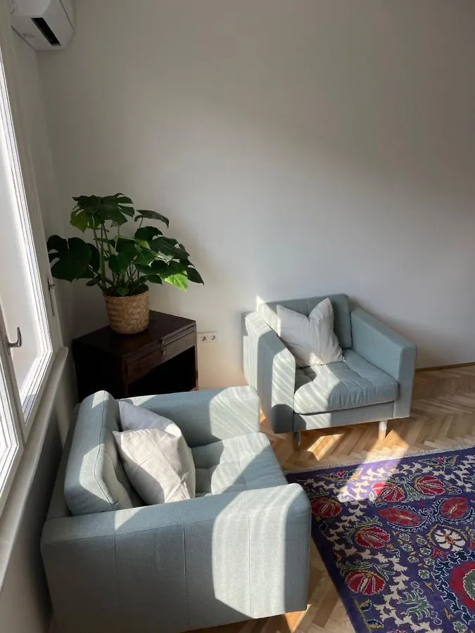Studio 5 Budapest Apartment
