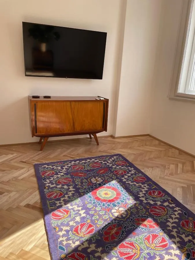 Studio 5 بودابست